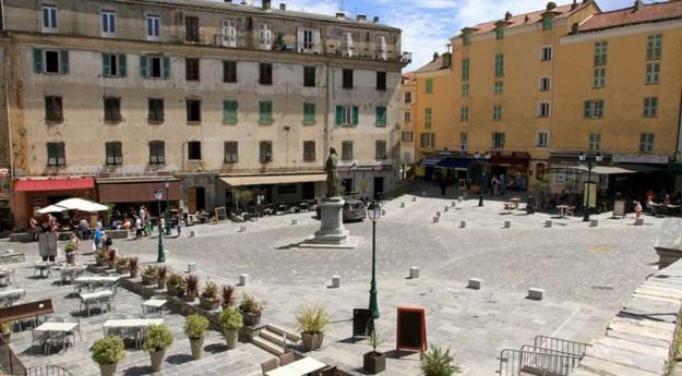شقة كورتي  في 1 Place Saint-Marcel المظهر الخارجي الصورة